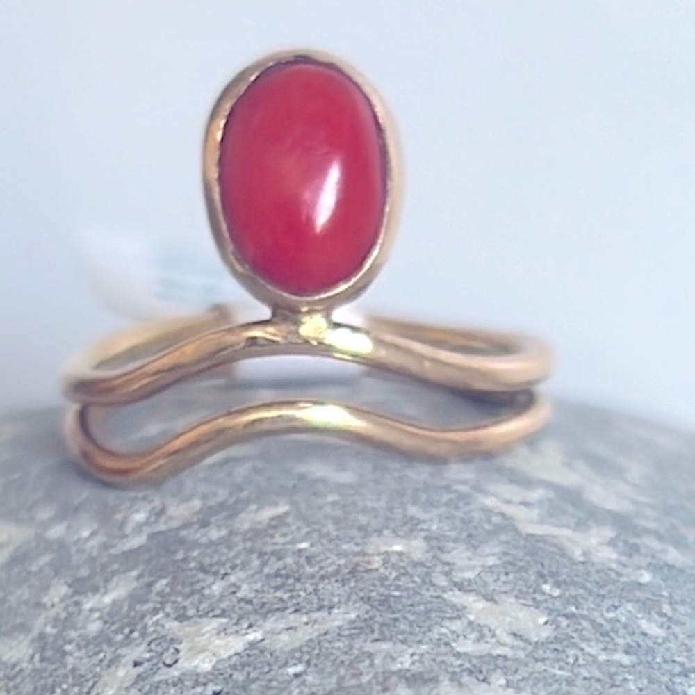 14 karat gold and coral Stone Ring